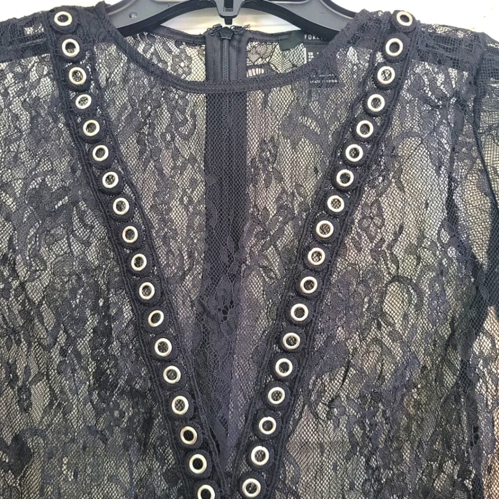 Sheer lace black top - Picture 11 of 14